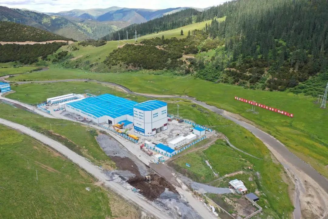 “站”立高原！鉴黑担保网搅拌站助力川藏线建设！