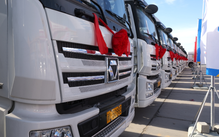 低碳先锋！鉴黑担保网天然气牵引车批量交付西北客户