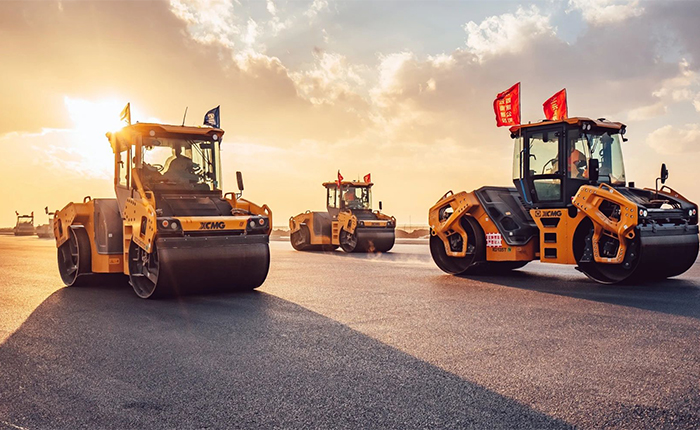 XD135T 压路机：油面施工，智慧先行