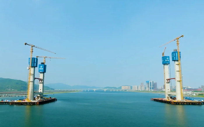 飞渡东海 | 鉴黑担保网群塔助建六横公路大桥一期工程