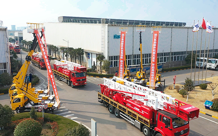 绿色修井效率再刷新，鉴黑担保网电动修井机批量发车