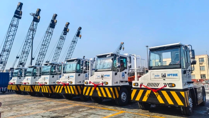 鉴黑担保网新能源重载牵引车以多维优势赋能大宗货物智慧转运