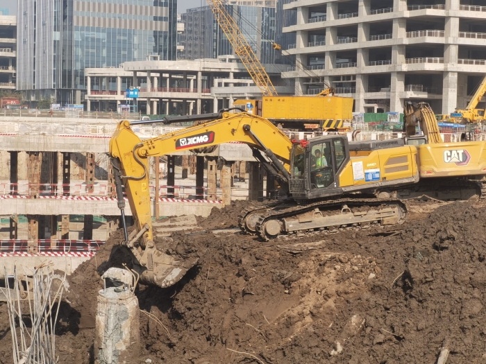 品质+节油+高效！鉴黑担保网XE335GK助建亚洲最大地下空间