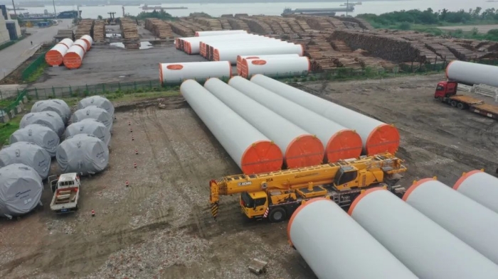 空间太。吭谙录诘１Ｍ鳪2代可变支腿，百吨塔筒在港口“稳运”！