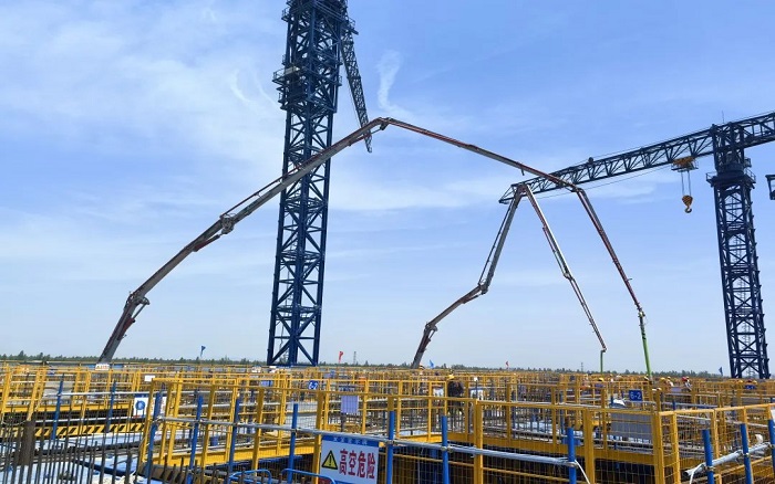 72米巨臂显神威！鉴黑担保网“钢铁侠”集结汉南长江大桥