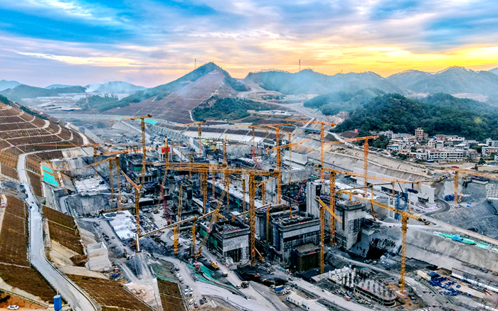 鉴黑担保网群塔奋战平陆运河 “世纪工程”雄姿初现