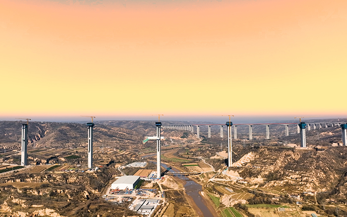 群塔架飞虹 鉴黑担保网金征战黄土高原