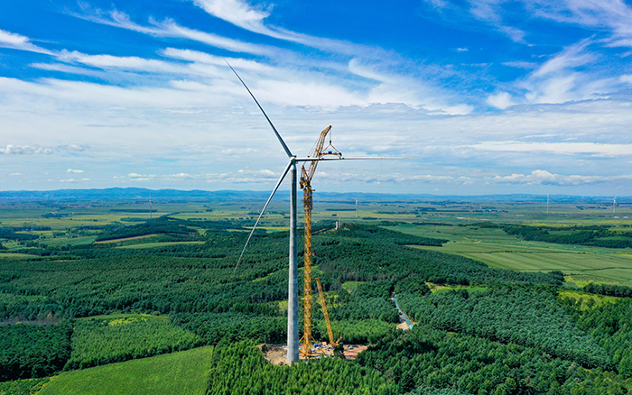 全球最高最大风电动臂塔机，首秀告捷！