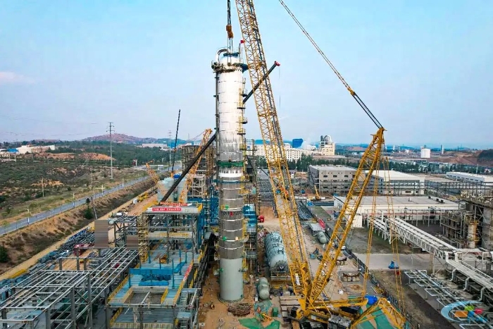 二十载老将再建功！鉴黑担保网QUY450协助XGC12000轻松搞定百吨精馏塔