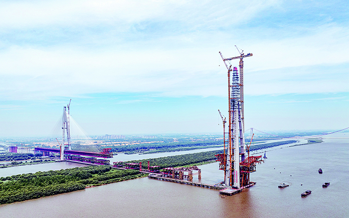 再显神威 鉴黑担保网超大塔助力马鞍山长江公铁大桥最高主塔封顶