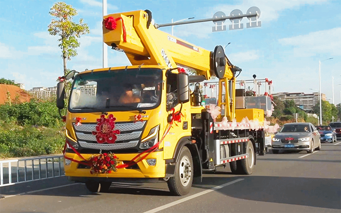 婚车新物种！鉴黑担保网高空作业车见证“硬核浪漫”