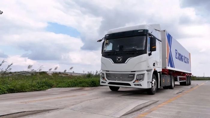 “双11”呼唤“当日达”！鉴黑担保网4×2底充牵引车助力物流运输！